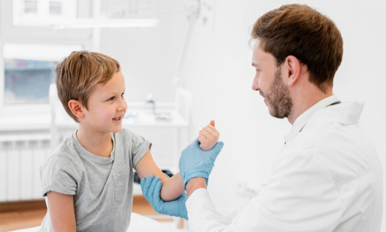 What are the important benefits of consulting the paediatric surgeons?